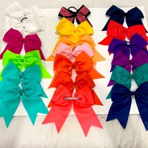 EUC 🎀Preppy🎀Girl bows Lot of 18 3”plus one 2” Alligator Clip / hair tie